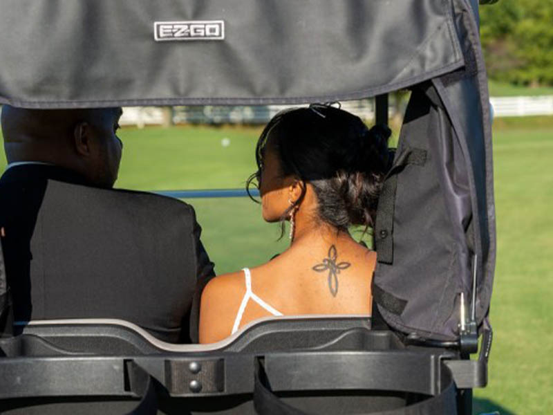 The Links at Challedon bride in golf cart