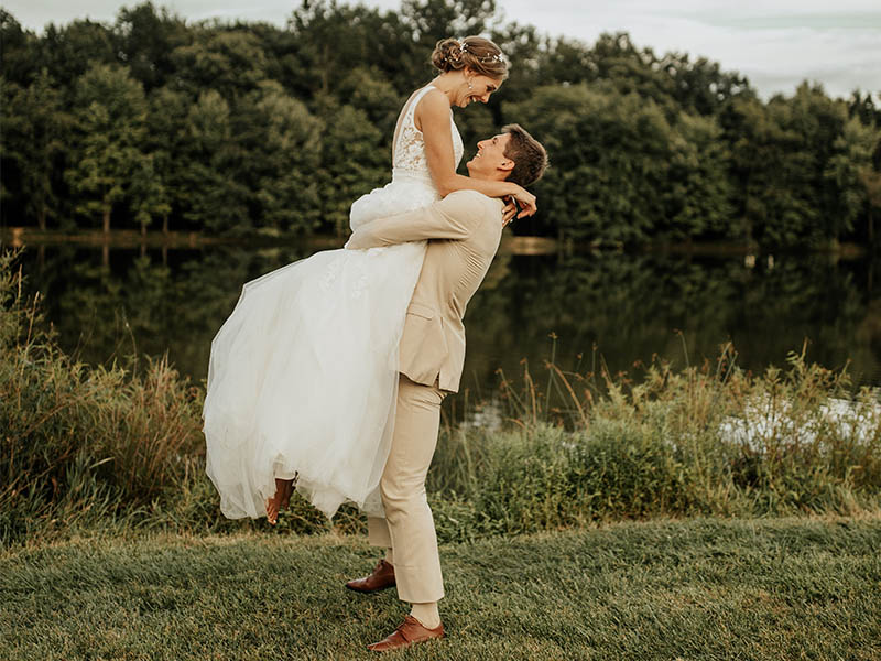 The Links at Challedon bride and groom